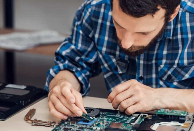 9 Key ERP features for the electronics manufacturing industry
