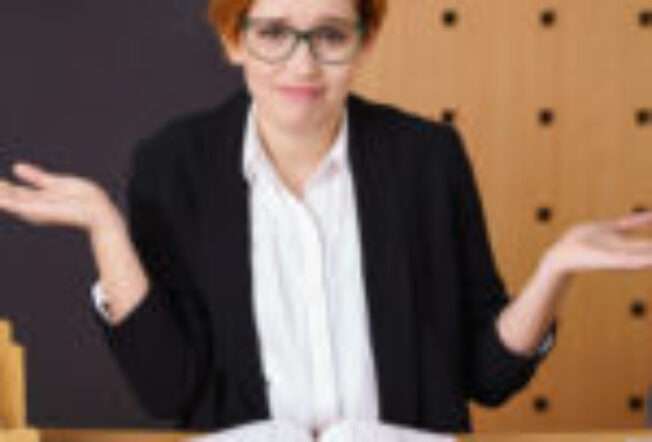 Hotel overbooking strategy: Maximize revenue while minimizing risk